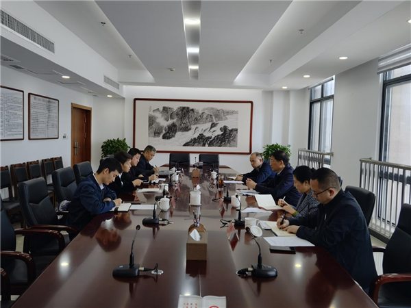 邹联克与中国新闻社贵州分社社长张一凡一行座谈(图1)